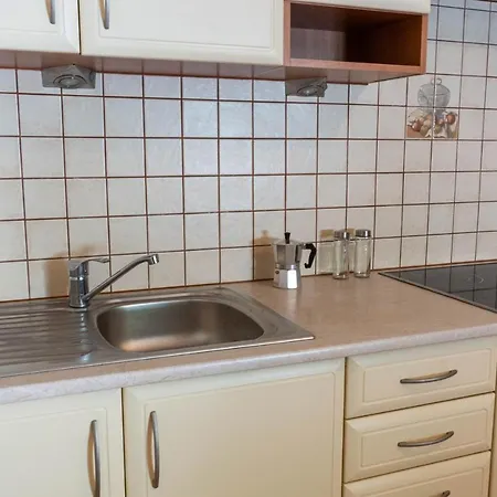 Plac Matejki 10